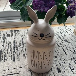 🌸Rae Dunn Big Hunny Bunny 🌸
